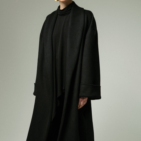 AW24/25 – THE OVERSIZED COAT VELOUR BLACK